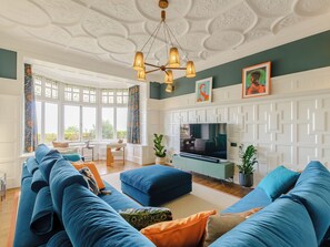 Fernseher, Kamin