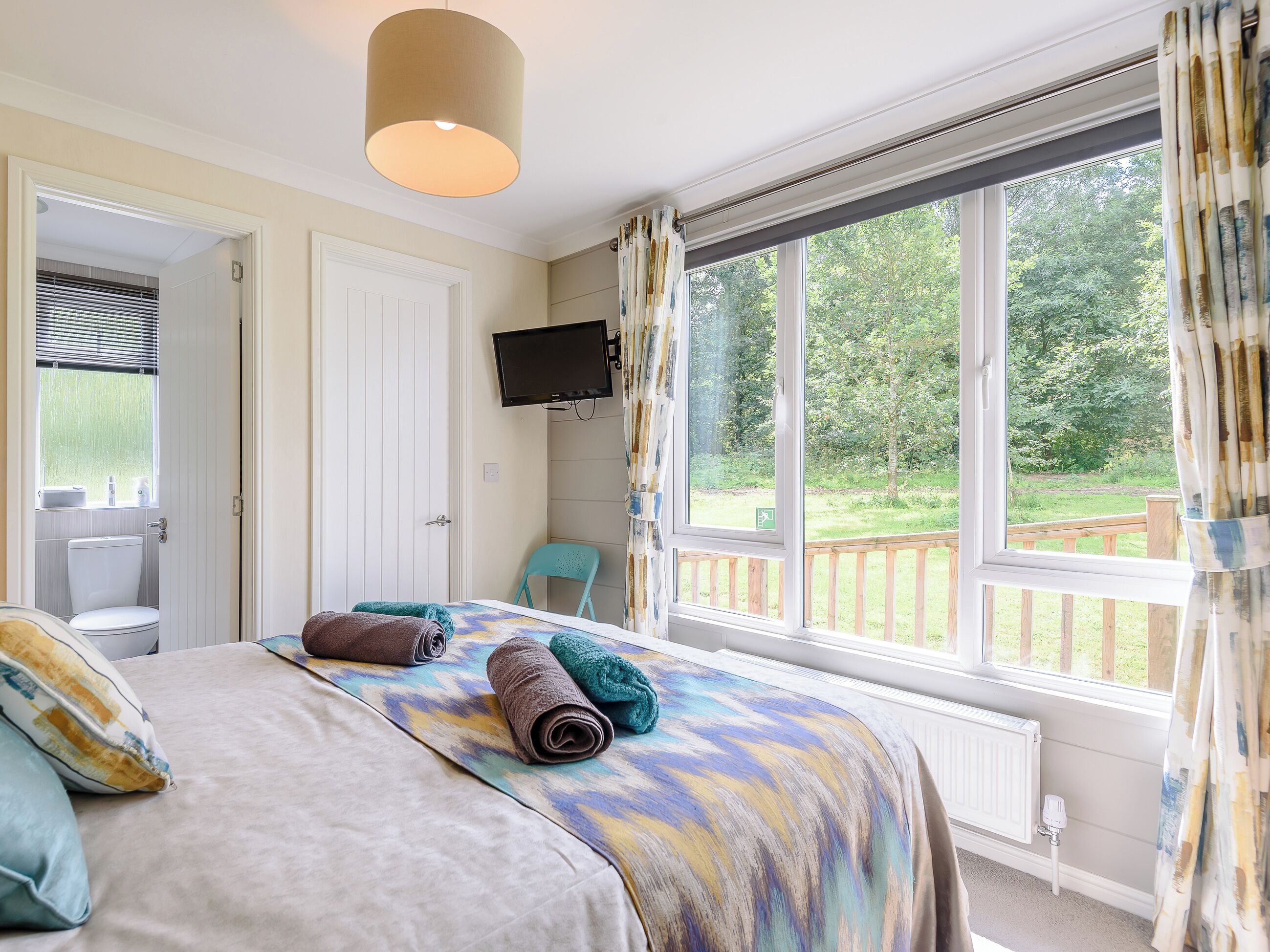 2 bedrooms, WiFi (free), bed sheets
