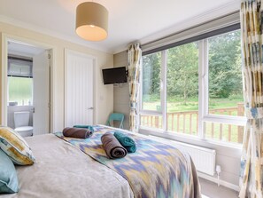 2 bedrooms, free WiFi, bed sheets, wheelchair access