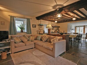 TV - 2 bedroom accommodation in Cwmystwyth, Aberystwyth (Cwmystwyth, Aberystwyth)