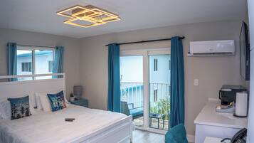 Phòng đơn Premium, quang cảnh một góc biển | Bộ trải giường bằng vải cotton Ai Cập, bộ đồ giường cao cấp