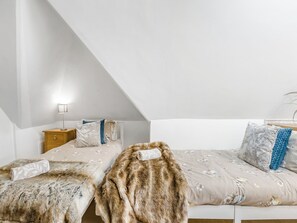 5 Schlafzimmer, Reisekinderbett, kostenloses WLAN, Bettwäsche