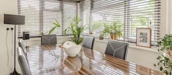 5 bedroom accommodation in Ashford