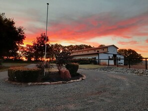 Property grounds - Sweetwater Stables & Farm (Sweetwater)