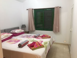 2 bedrooms, in-room safe, iron/ironing board, free WiFi