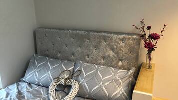 1 soverom, wi-fi (inkludert) og sengetøy