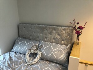 1 soverom, wi-fi (inkludert) og sengetøy