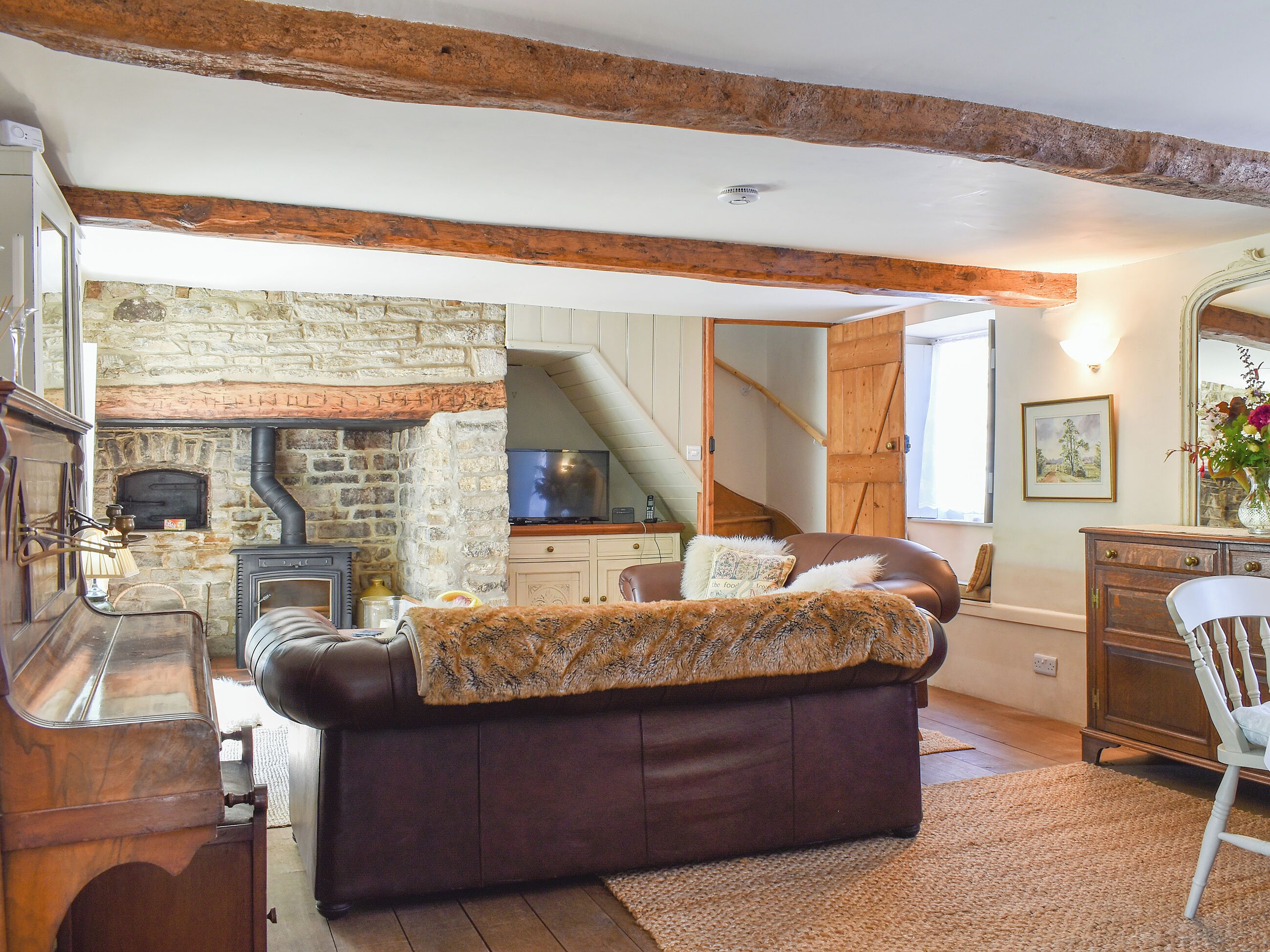 Televisie en een open haard