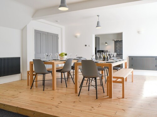 8 bedroom accommodation in Swanage