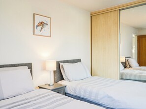 4 bedrooms, free WiFi, bed sheets