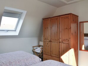 2 bedrooms, free WiFi, bed sheets - 2 bedroom accommodation in Drumcrosshall, Bathgate near Edinburgh (Drumcrosshall, Bathgate near Edinburgh)