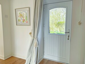 Interior - 2 bedroom accommodation in Drumcrosshall, Bathgate near Edinburgh (Drumcrosshall, Bathgate near Edinburgh)