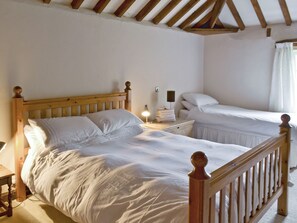 2 bedrooms, bed sheets