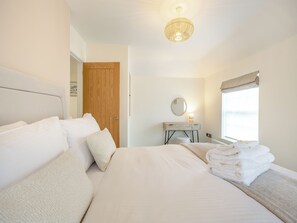 2 quartos, Wi-Fi de cortesia, roupa de cama