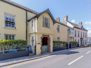 Exterior - 5 bedroom accommodation in Laugharne (Laugharne)