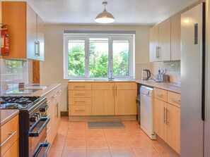 Dishwasher, cookware/dishes/utensils