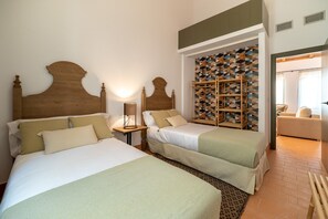 10 bedrooms, iron/ironing board, free WiFi, bed sheets