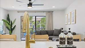 Smart TV - Beautiful Fully Renovated Pool View Unit Just A Short Stroll To Beach Access! (Saint Augustine)