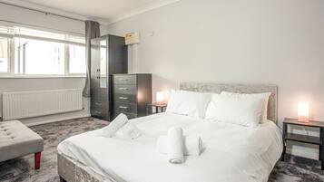 4 bedrooms, free WiFi, bed sheets