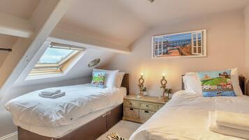 4 bedrooms, free WiFi, bed sheets