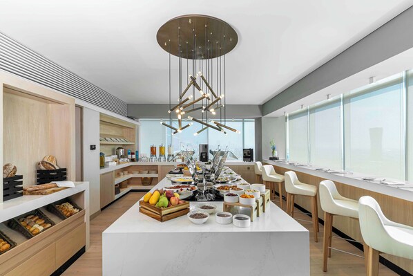 Desayuno buffet (USD 18 por persona)