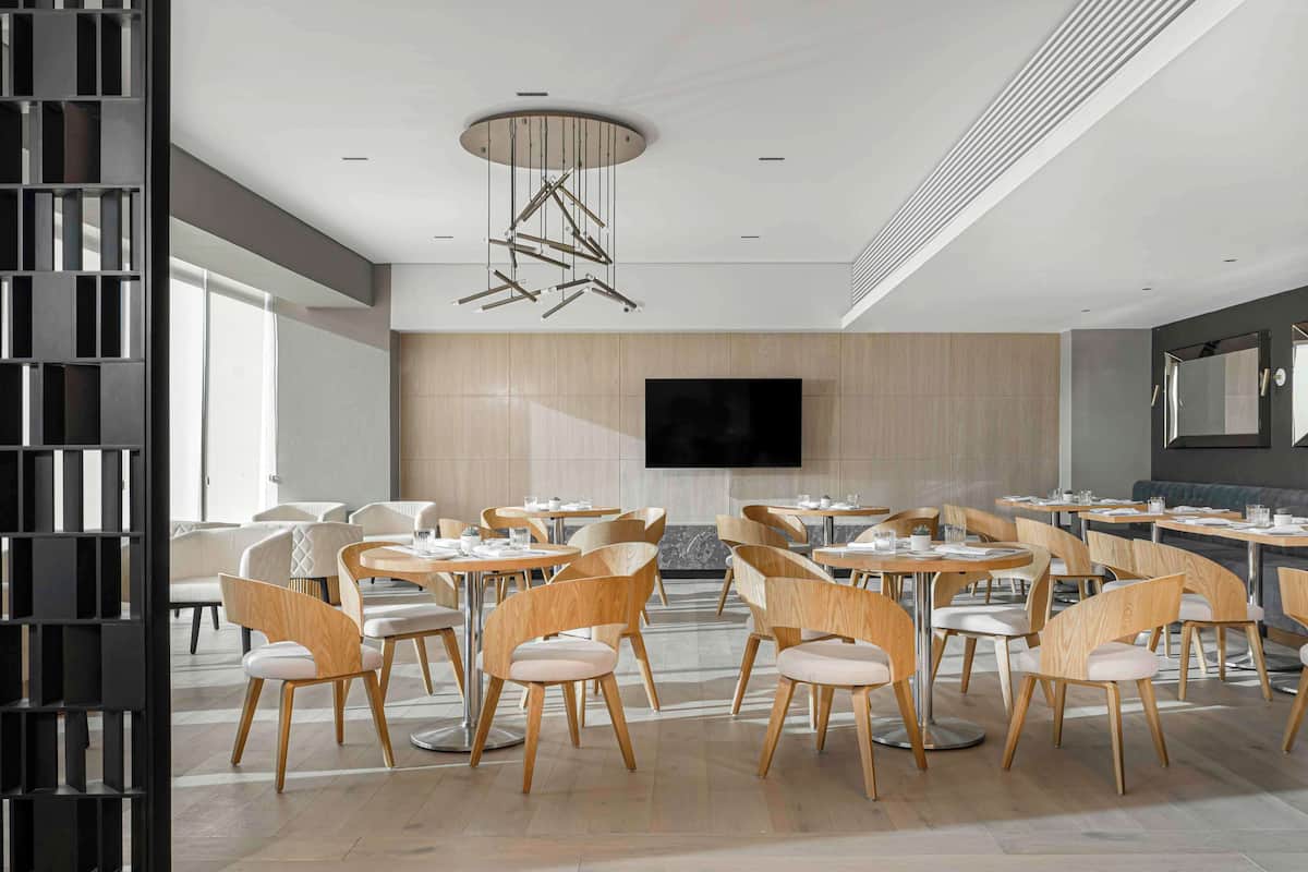 Desayuno buffet (USD 18 por persona)