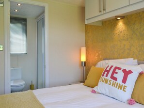 2 عدّة غرف نوم وواي فاي مجانًا وملاءات أسرّة