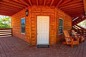 Muebles diferentes, wifi gratis y ropa de cama 