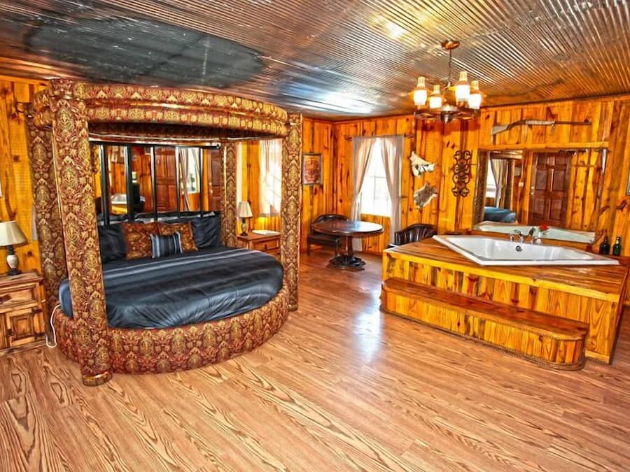 Cabana romântica | Individualmente mobiliados, Wi-Fi de cortesia, roupa de cama