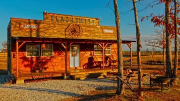 Superior Cabin | 1 bedroom, individually furnished, free WiFi, bed sheets