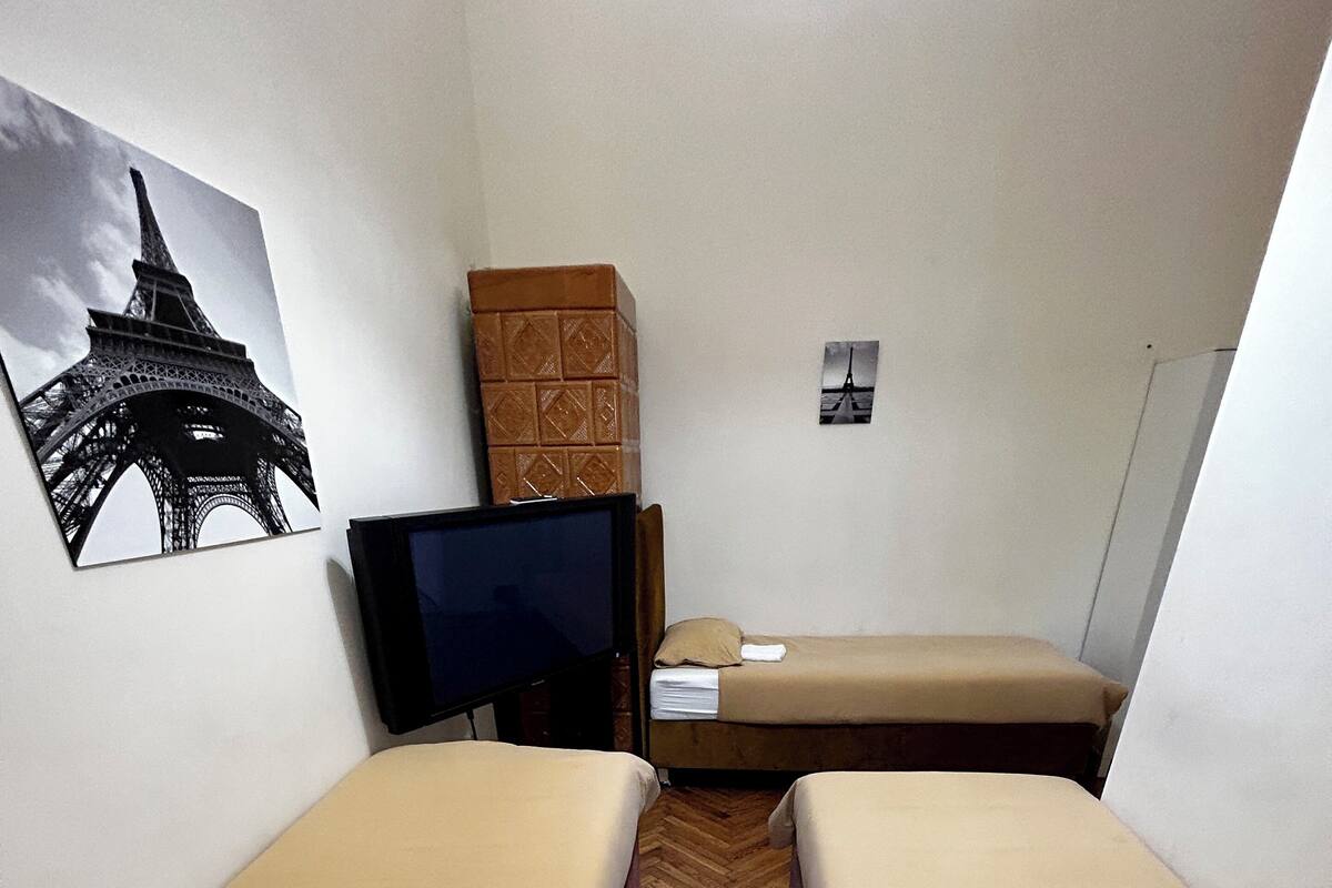 Comfort Triple Room | Iron/ironing board (on request), WiFi (free), bed sheets
