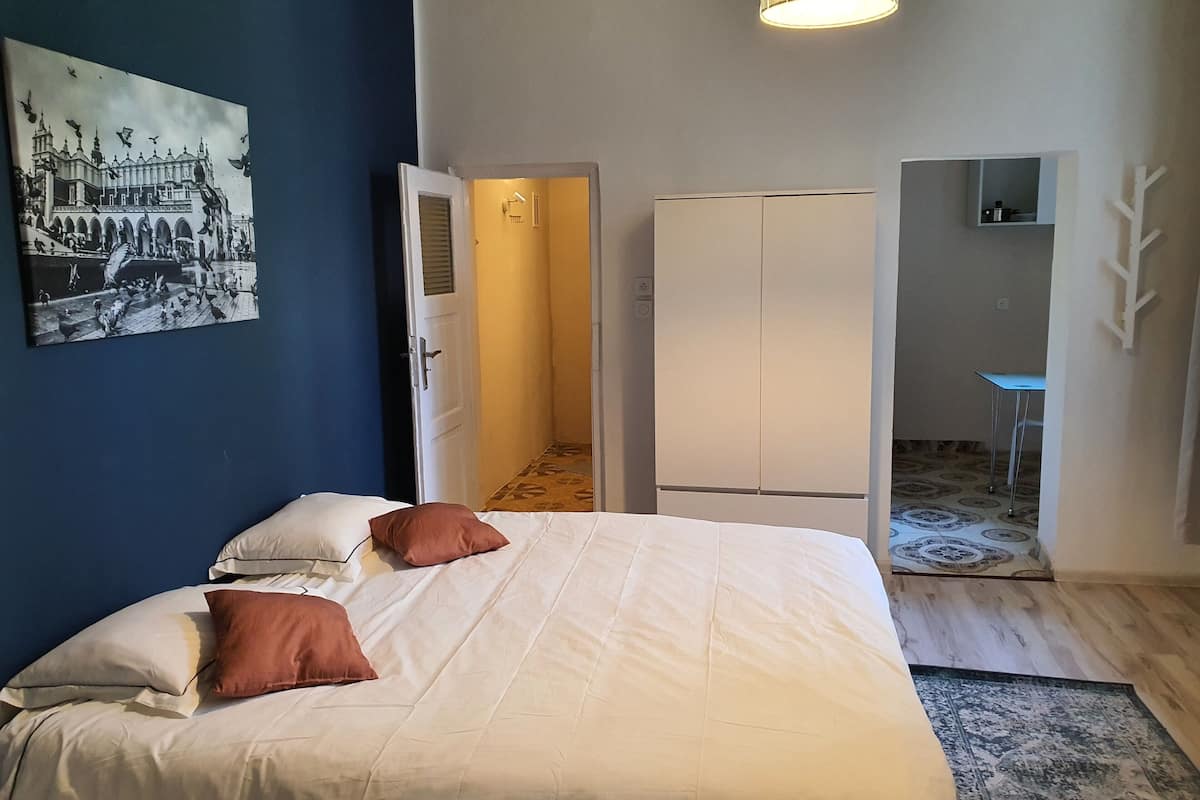 Iron/ironing board (on request), WiFi (free), bed sheets