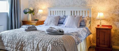 3 عدّة غرف نوم وواي فاي مجانًا وملاءات أسرّة