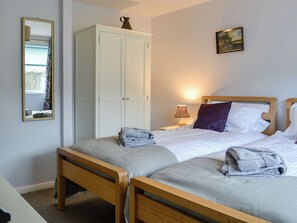 3 bedrooms, free WiFi, bed sheets - 3 bedroom accommodation in Giggleswick near Settle (Giggleswick near Settle)