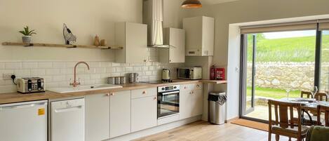 Lave-vaisselle, chaise haute