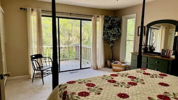 3 bedrooms, desk, iron/ironing board, free WiFi