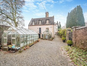 Exterior - A charming semi detached property in the small village of Strachur. (Strachur)
