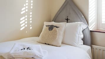 2 bedrooms, free WiFi, bed sheets