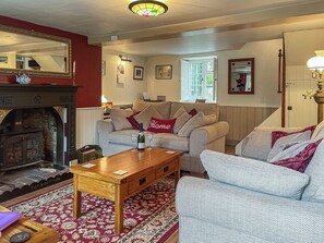 TV, fireplace - 2 bedroom accommodation in Shaftesbury (Shaftesbury)