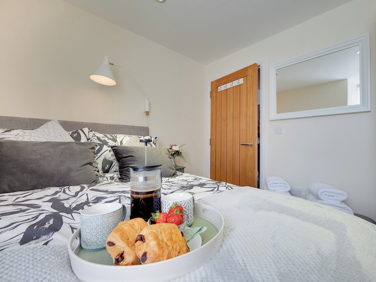 2 Bedroom Accommodation In Berwick-upon-tweed - Berwick-upon-Tweed