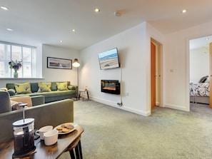 TV - 2 bedroom accommodation in Berwick-upon-Tweed (Berwick-upon-Tweed)