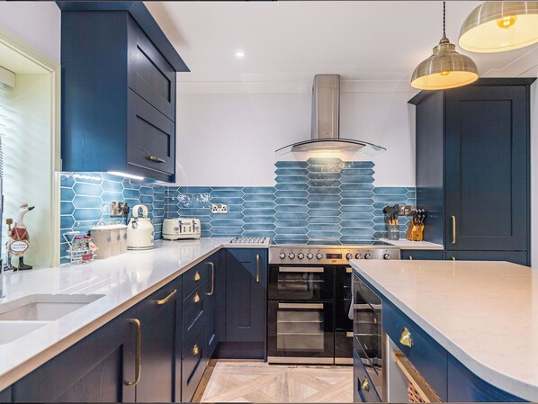 Lave-vaisselle, chaise haute