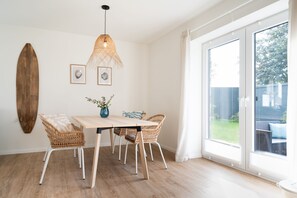Dining - Modern coastal hut #1 in beach house style (Mildstedt)