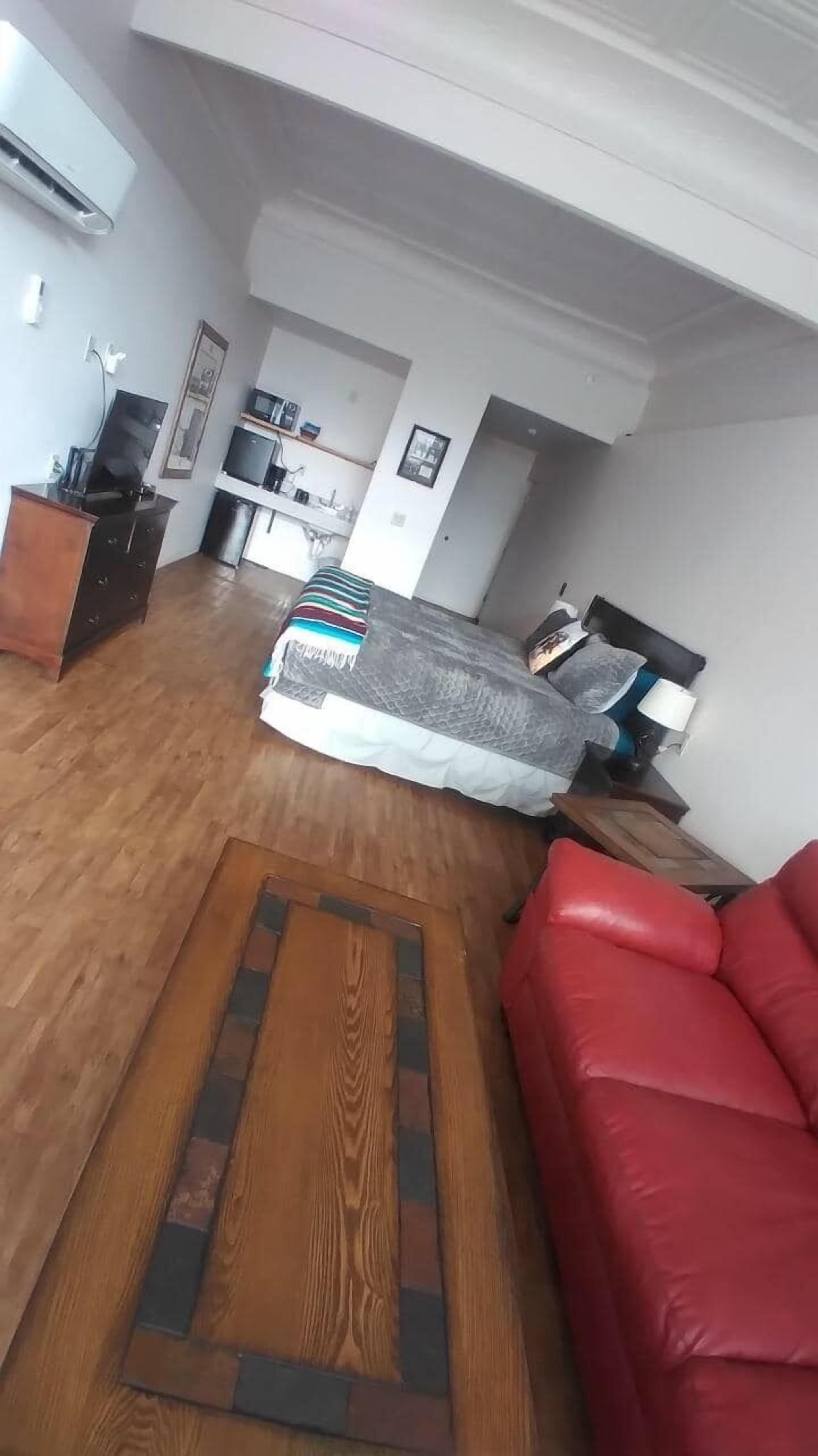 Classic-Studiosuite | Schreibtisch, kostenloses WLAN, Bettwäsche