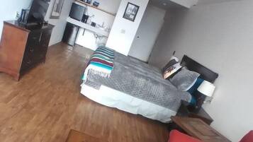 Classic-Studiosuite | Schreibtisch, kostenloses WLAN, Bettwäsche