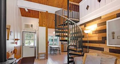 Dog Friendly Smugglers` Notch Relaxing Mountainside Retreat