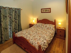 3 bedrooms, free WiFi, bed sheets - 3 bedroom accommodation in Cold Eaton, Alsop-en-le-Dale (Cold Eaton, Alsop-en-le-Dale)
