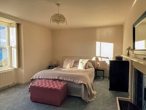 7 bedrooms, free WiFi, bed sheets - 7 bedroom accommodation in Suisnish House (Suisnish House)