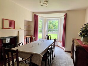 Dining - 7 bedroom accommodation in Suisnish House (Suisnish House)