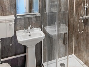 Towels - 7 bedroom accommodation in Suisnish House (Suisnish House)